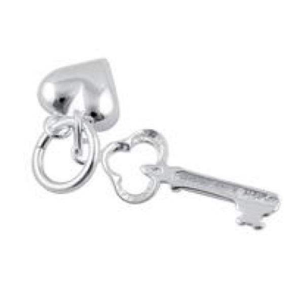 Sterling Silver 925 “Bubble Heart” and Key Pendant Necklace - Picture 3 of 6